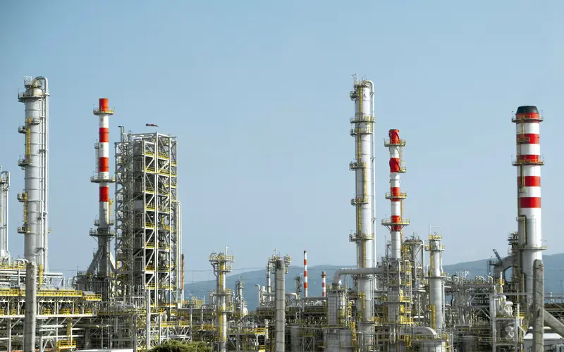 Raffinerie et unités de distillation, secteur chimie et pétrochimie