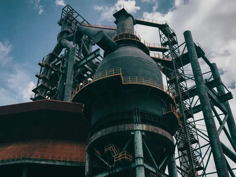 Haut fourneau et installations sidérurgiques, secteur industrie